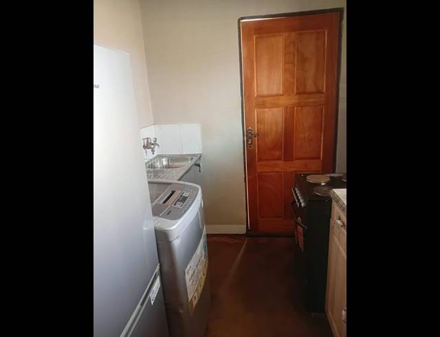 2 BEDROOM PROPERTY TO RENT IN LUFHERENG